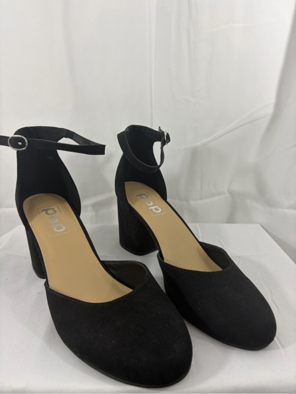 NWT pop Women’s Size 10 Black Suede Ankle-Strap Block Heel Pumps